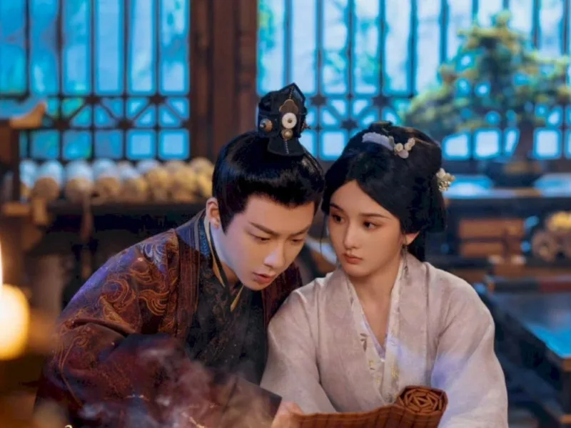 Điểm hấp dẫn của Khom Lưng nằm ở sự kết hợp giữa tình yêu, quyền mưu, mâu thuẫn gia tộc và bối cảnh cổ trang chỉn chu.