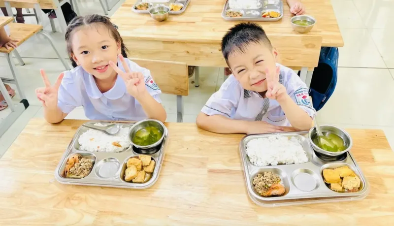 Mức Hà Nội hỗ trợ bữa ăn bán trú khác nhau tùy nhóm trường và địa bàn