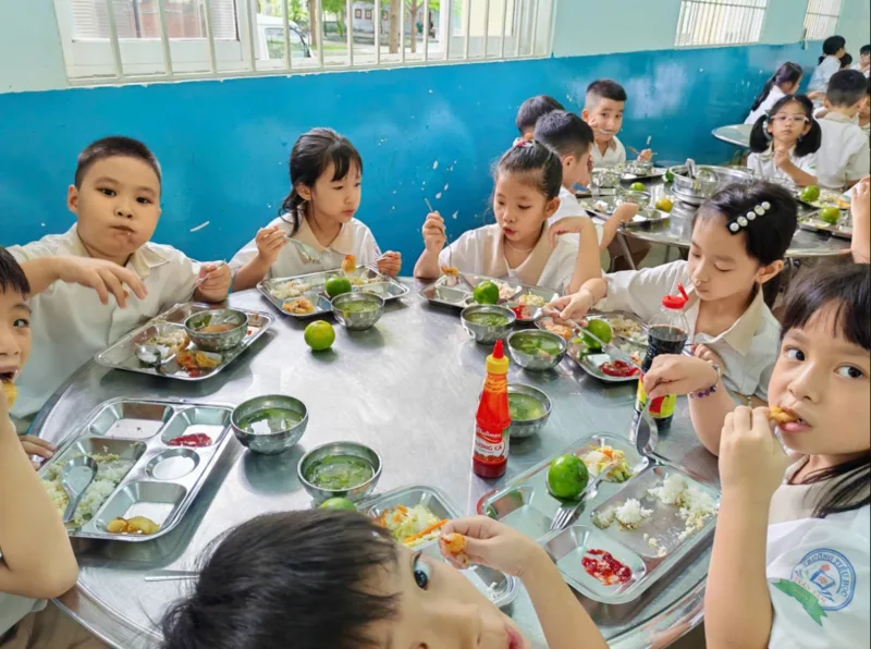 Chính sách giúp giảm một phần gánh nặng tiền ăn hằng tháng cho gia đình