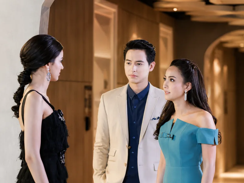 Mơ thấy chồng ngoại tình và ly hôn thường liên quan đến nỗi sợ mất đi sự ổn định hoặc cảm giác an toàn trong gia đình.