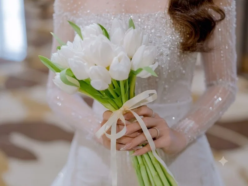 Hoa tulip trắng phù hợp làm quà tặng trong lễ cưới, sinh nhật và dịp đặc biệt